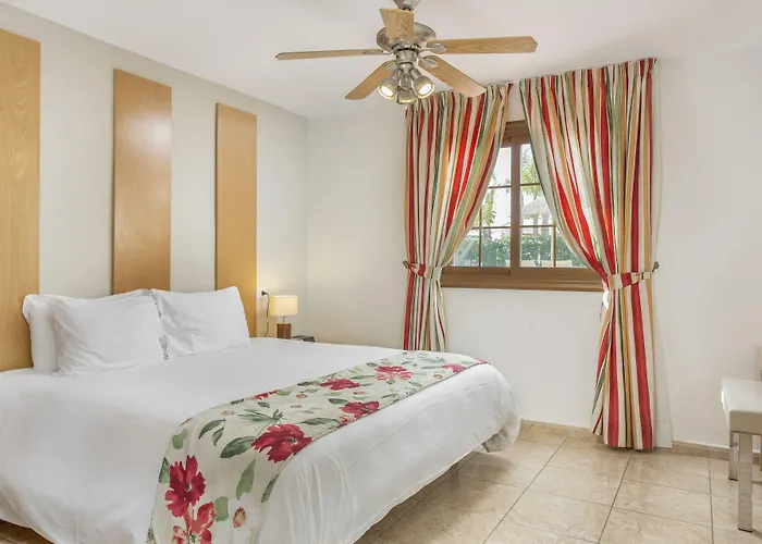 Royal Tenerife Country Club מלון דירות 4*